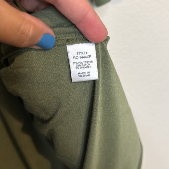 Zenana olive green open front 3/4 sleeve cardigan, NWT BOUTIQUE - Picture 3 of 3